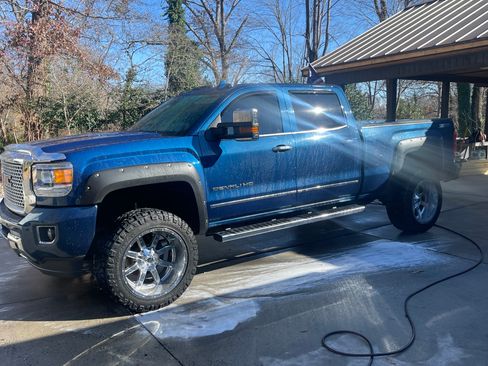 Used 2015 GMC Sierra 2500 Denali w/ Duramax Plus Package image 2