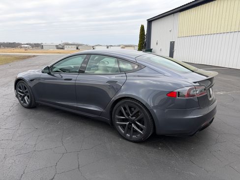Used 2021 Tesla Model S Plaid image 2