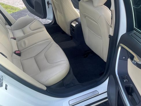 Used 2017 Volvo S60 T5 Inscription FWD image 17