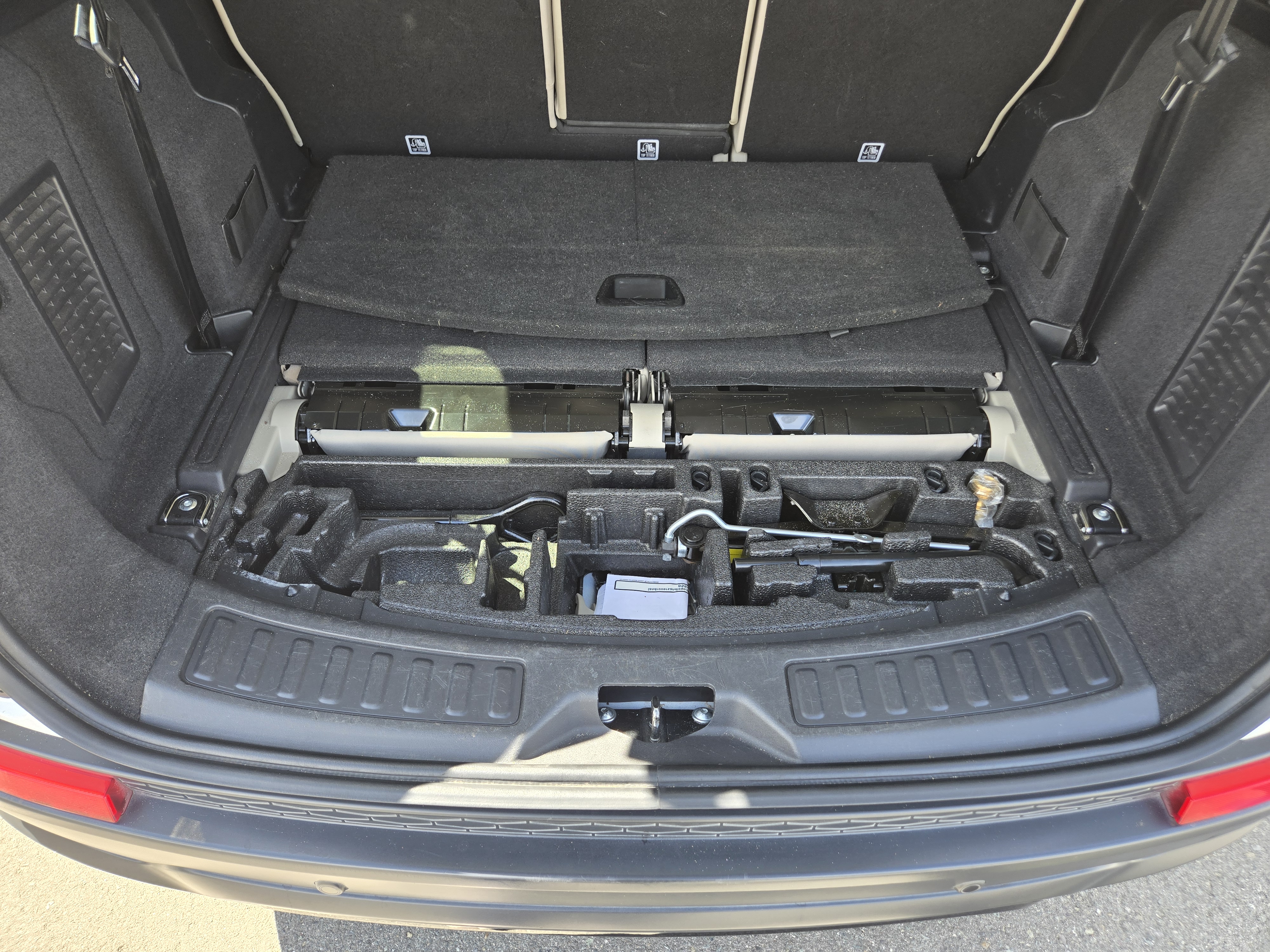 Used 2021 Land Rover Discovery Sport S AWD/4WD image 31