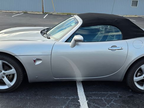 Used 2006 Pontiac Solstice Convertible w/ Premium Package image 14