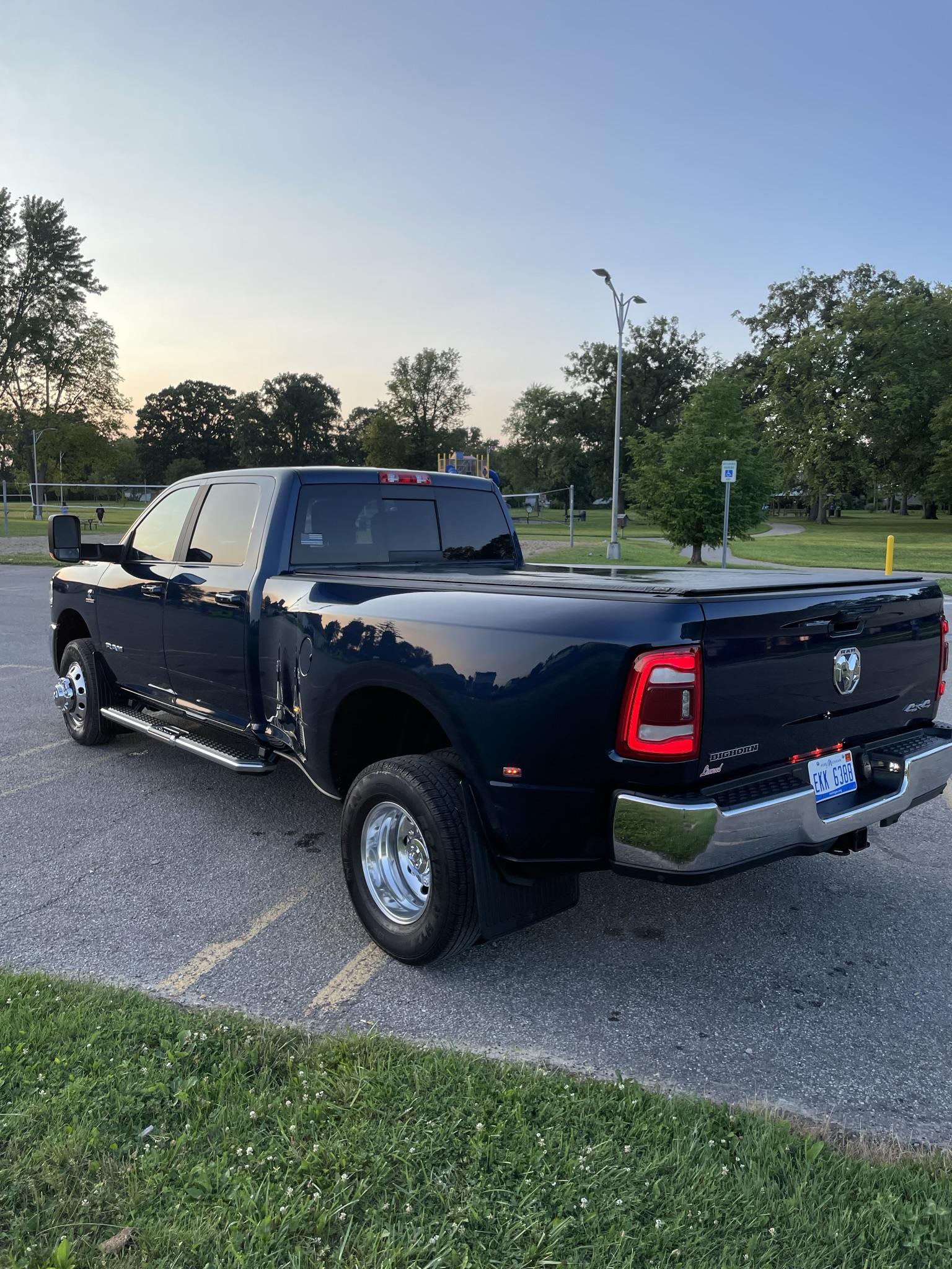 Used 2021 RAM 3500 Big Horn w/ Level B Equipment Group AWD/4WD image 8