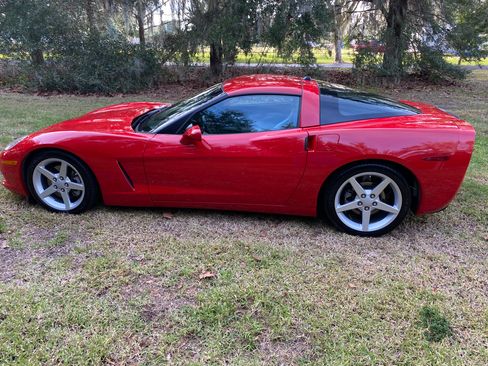 Used 2005 Chevrolet Corvette Coupe w/ Preferred Equipment Group image 1