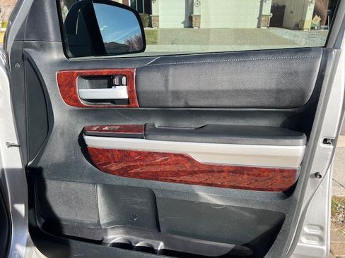 Used 2016 Toyota Tundra SR5 w/ TRD Off Road Package image 5