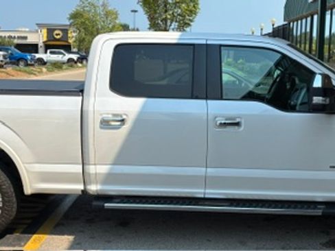 Used 2017 Ford F150 Lariat w/ Equipment Group 502A Luxury AWD/4WD image 2
