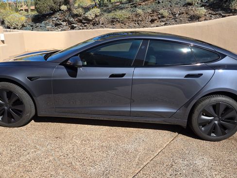 Used 2022 Tesla Model S Standard Range image 2