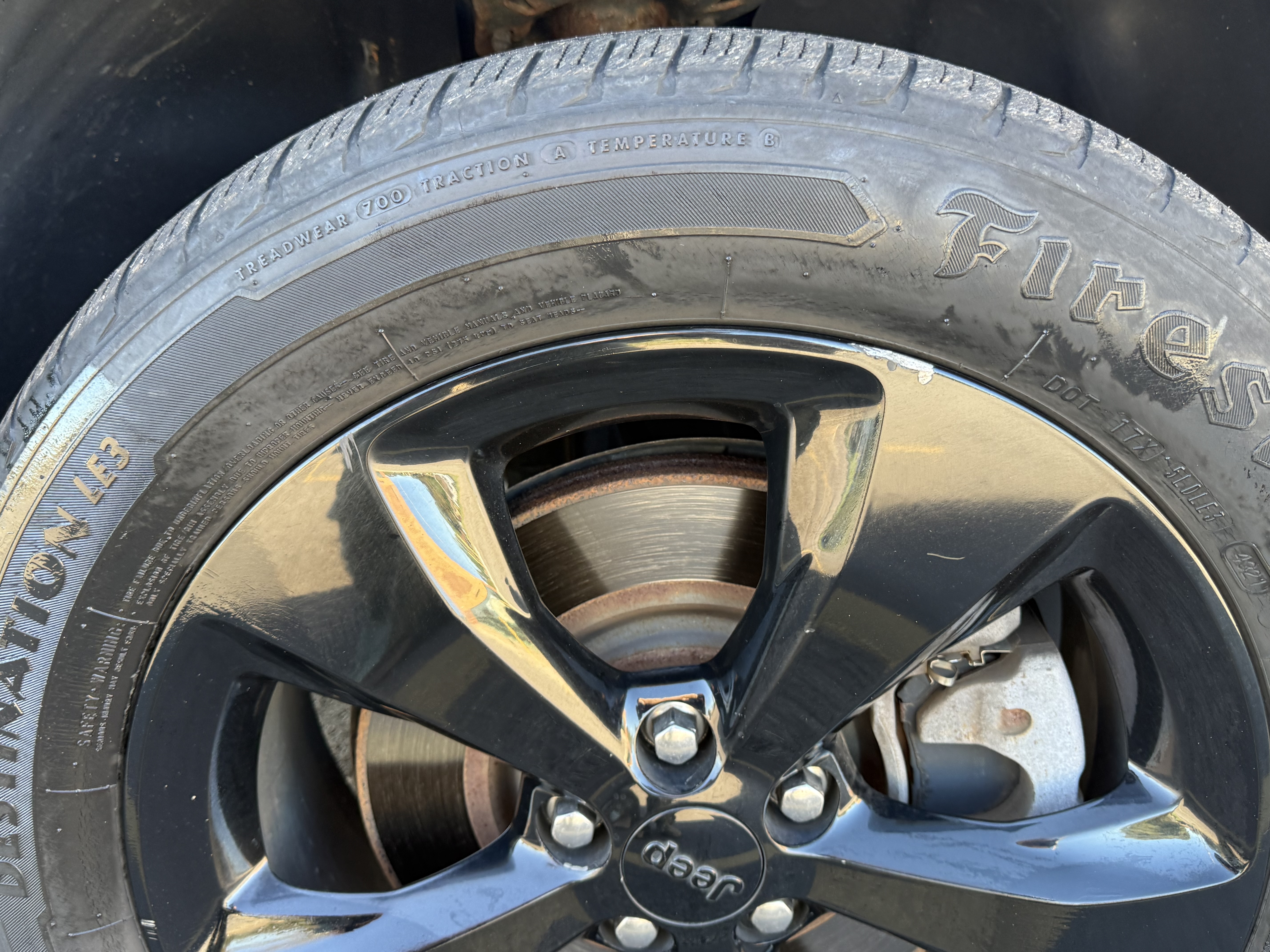 Used 2018 Jeep Cherokee Latitude w/ Altitude Package FWD image 8