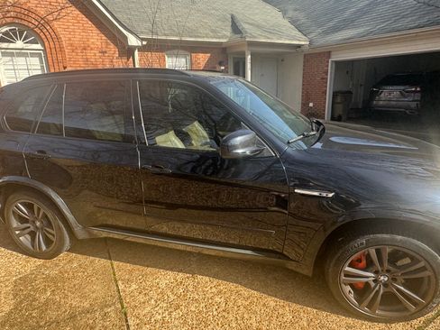 Used 2011 BMW X5 M image 10