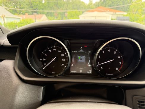 Used 2017 Land Rover Range Rover Sport HSE AWD/4WD image 13