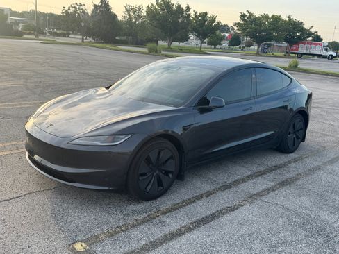 Used 2025 Tesla Model 3 Long Range RWD image 2
