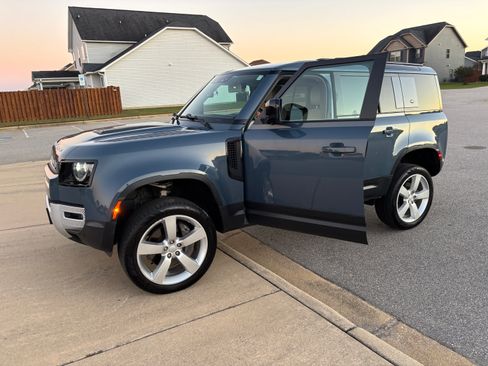 Used 2020 Land Rover Defender 110 HSE image 27