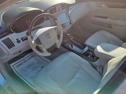 Used 2011 Toyota Avalon Limited image 16