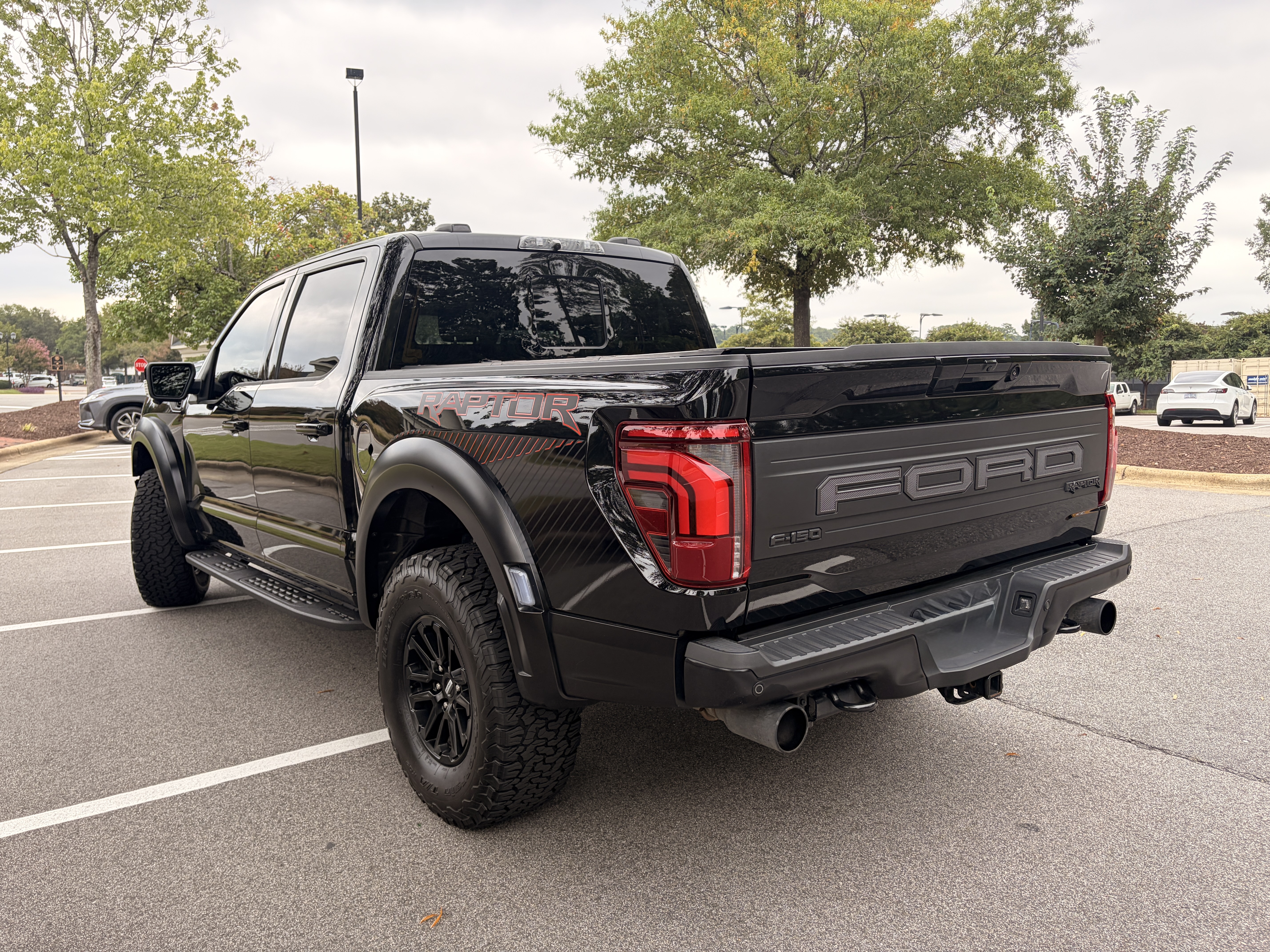Used 2025 Ford F150 Raptor AWD/4WD image 9