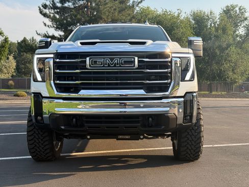 Used 2024 GMC Sierra 3500 SLT w/ SLT Premium Package AWD/4WD image 2
