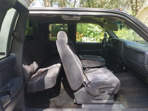 Used 2001 Chevrolet Silverado 3500 LS image 4