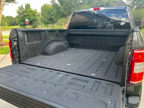 Used 2018 Ford F150 XLT w/ Equipment Group 302A Luxury AWD/4WD image 5