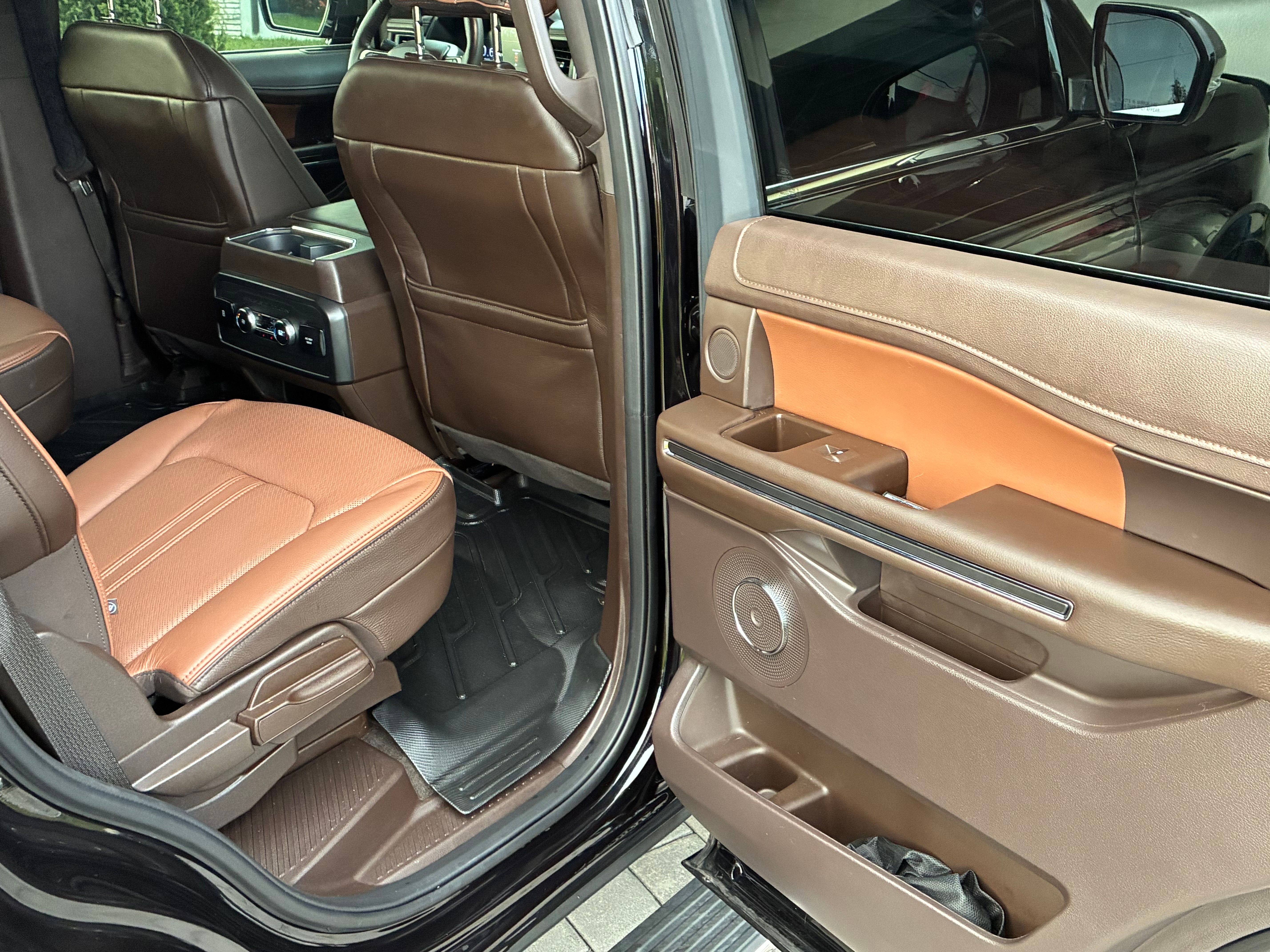 Used 2024 Ford Expedition King Ranch RWD image 12