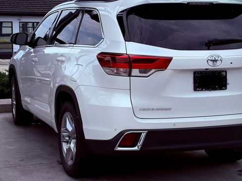 Used 2018 Toyota Highlander Limited AWD/4WD image 18
