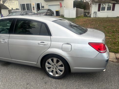 Used 2007 Toyota Avalon XLS image 6