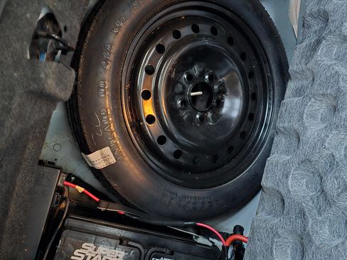 Used 2010 Dodge Charger SXT image 13