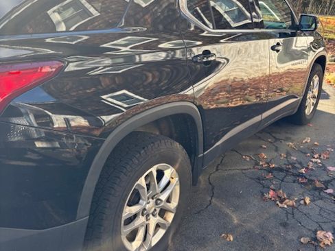 Used 2018 Chevrolet Traverse LT image 5