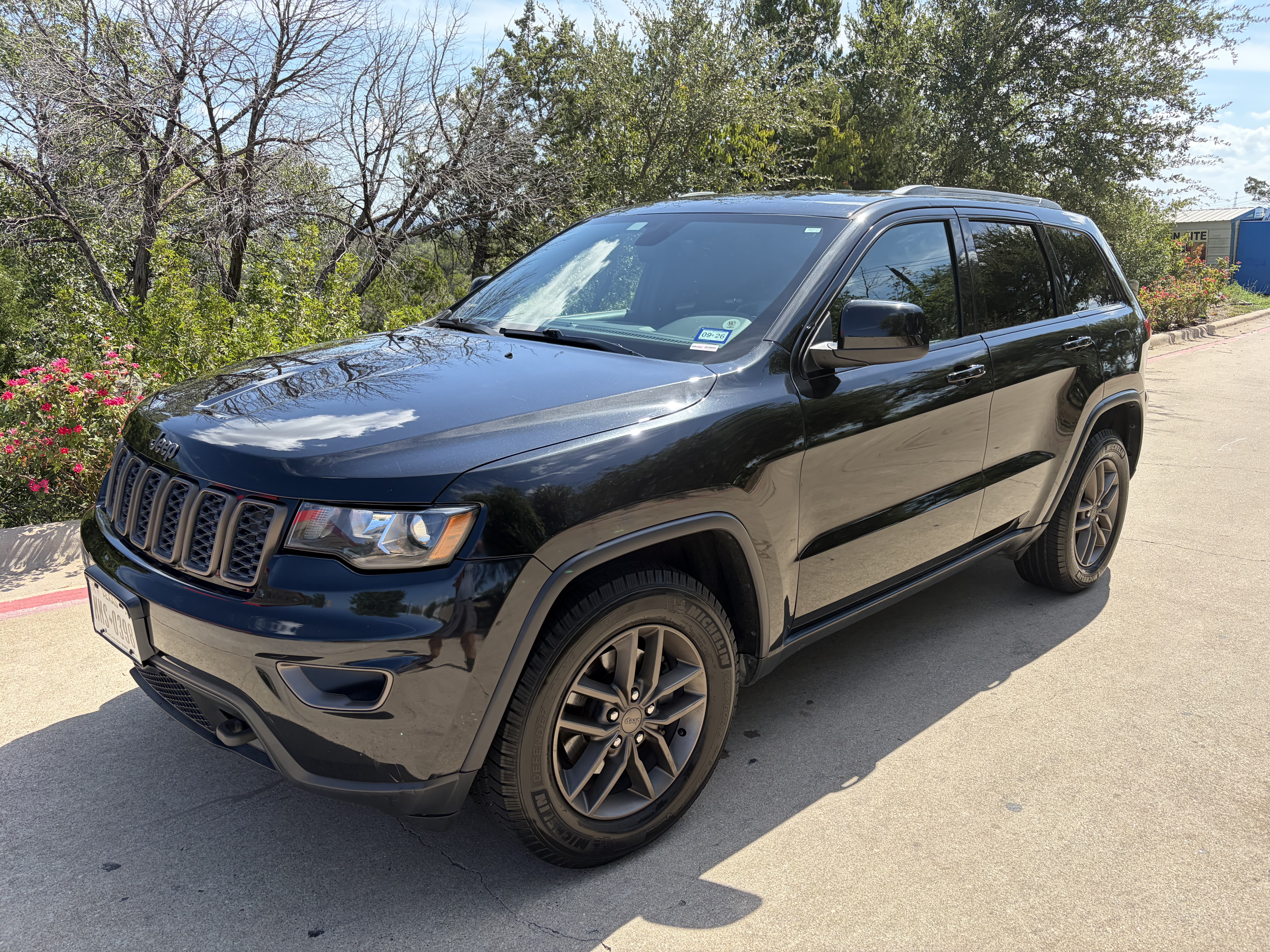Used 2016 Jeep Grand Cherokee Laredo 75th Anniversary RWD image 10