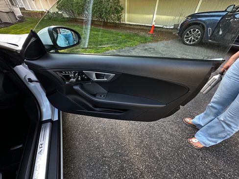 Used 2016 Jaguar F-TYPE Convertible RWD image 17
