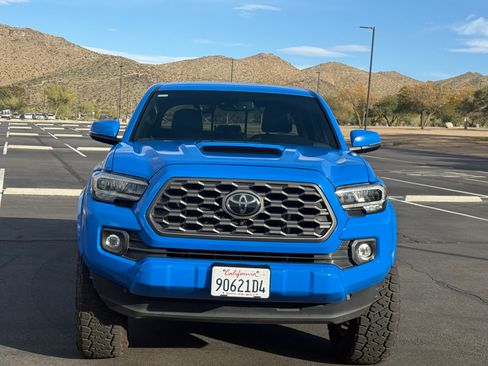 Used 2021 Toyota Tacoma TRD Sport w/ TRD Premium Sport Package image 10