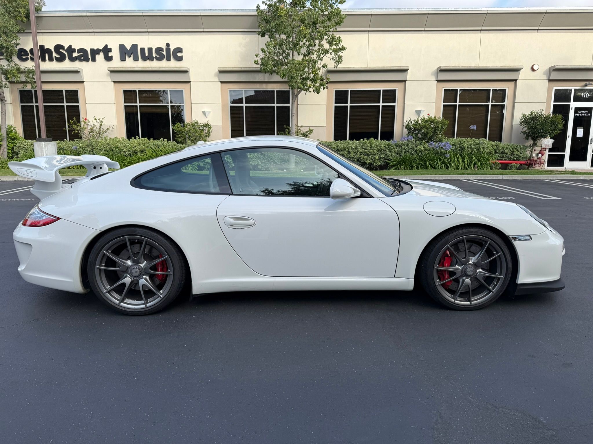 Used 2011 Porsche 911 GT3 RWD image 1