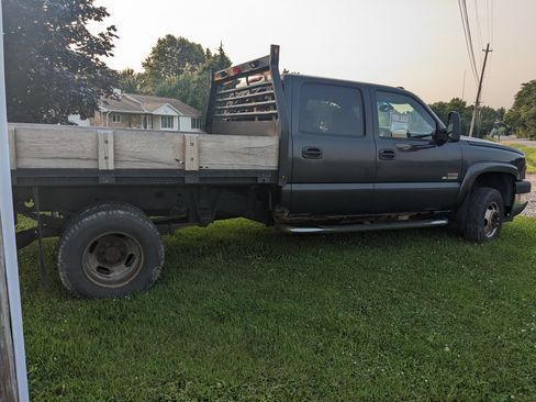 Used 2005 Chevrolet Silverado 3500 LS w/ Heavy-Duty Power Package image 5