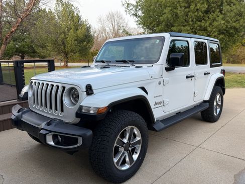 Used 2023 Jeep Wrangler Unlimited Sahara image 2
