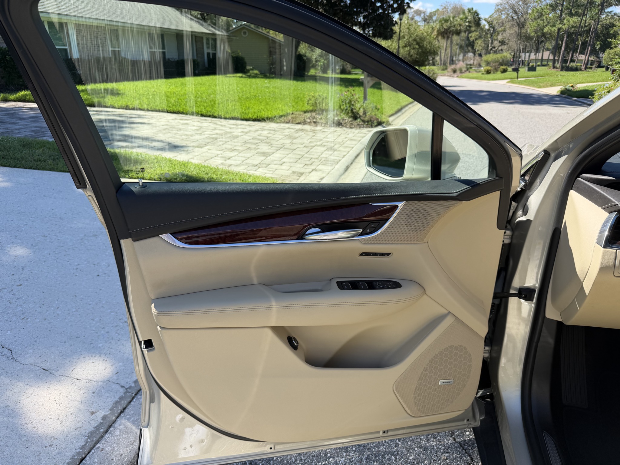 Used 2017 Cadillac XT5 Premium Luxury w/ Driver Assist Package FWD image 17