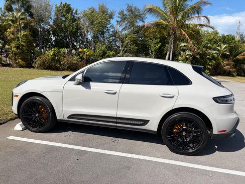 Used 2024 Porsche Macan image 1