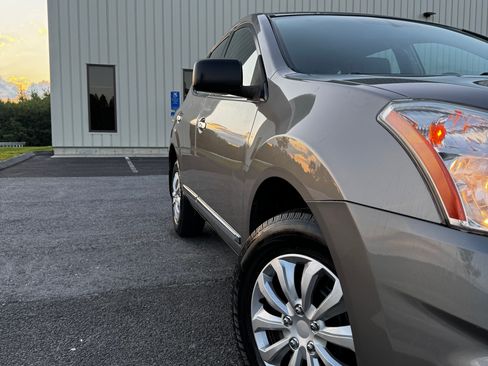 Used 2013 Nissan Rogue S FWD image 9