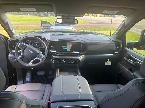 Used 2025 Chevrolet Silverado 2500 LT w/ All Star Edition image 2