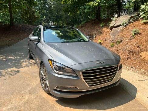 Used 2017 Genesis G80 5.0 Ultimate RWD image 4
