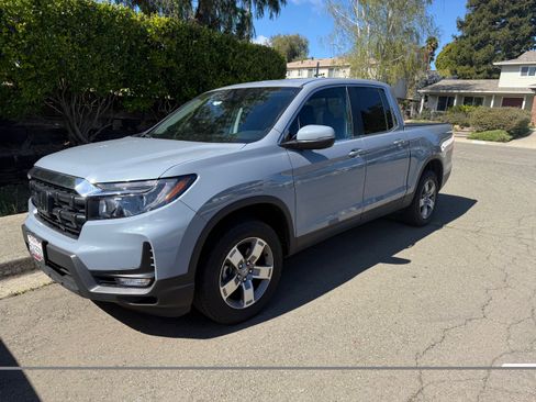 Used 2025 Honda Ridgeline RTL image 1