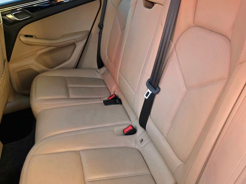 Used 2020 Porsche Macan image 15