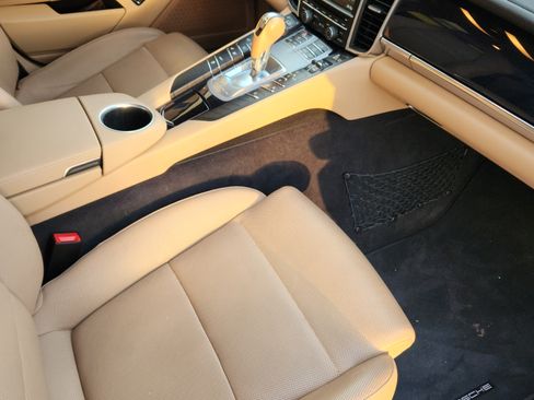 Used 2015 Porsche Panamera 4 image 12
