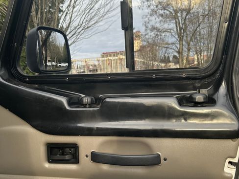 Used 2003 Jeep Wrangler X image 16