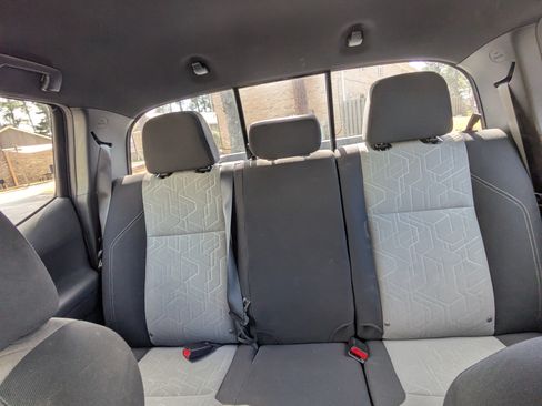 Used 2020 Toyota Tacoma TRD Off-Road image 10