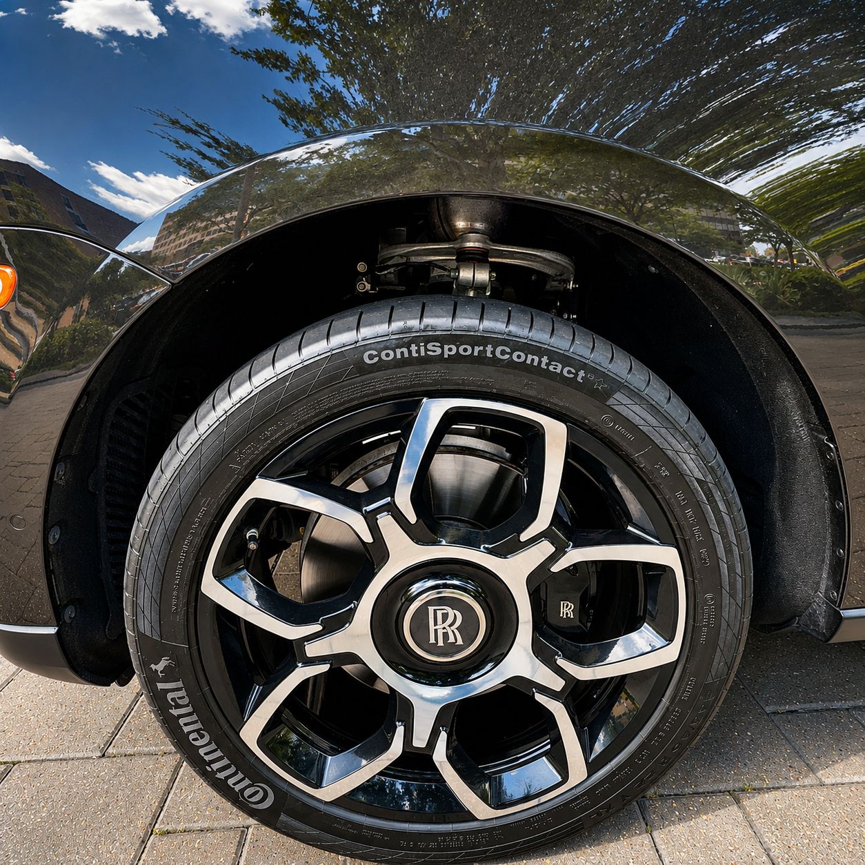 Used 2021 Rolls-Royce Cullinan Black Badge AWD/4WD image 17