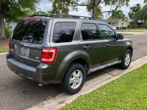 Used 2010 Ford Escape XLT image 17