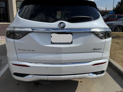 Used 2022 Buick Enclave Avenir w/ Trailering Package, 5000 lbs. image 9