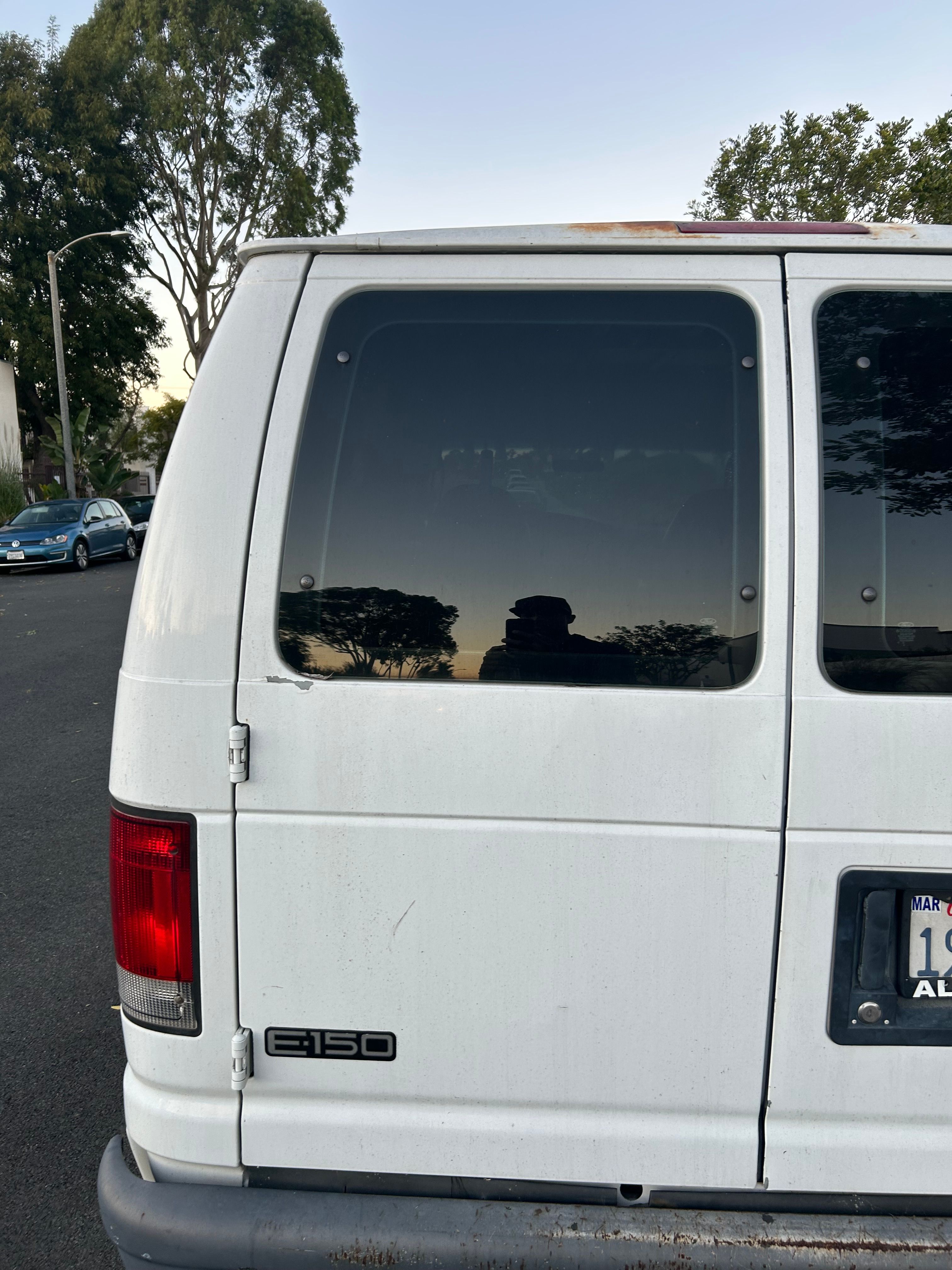 Used 2004 Ford E-150 and Econoline 150 RWD image 5