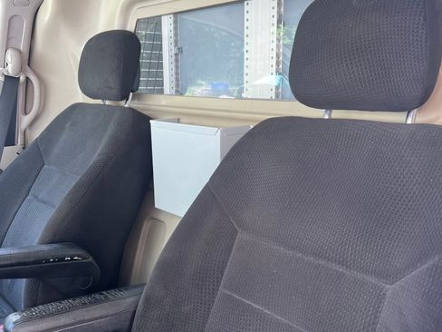 Used 2013 RAM C/V Tradesman FWD image 11