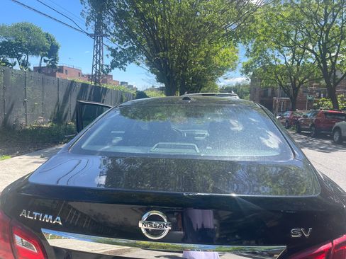 Used 2017 Nissan Altima 2.5 SV w/ Convenience Package FWD image 16