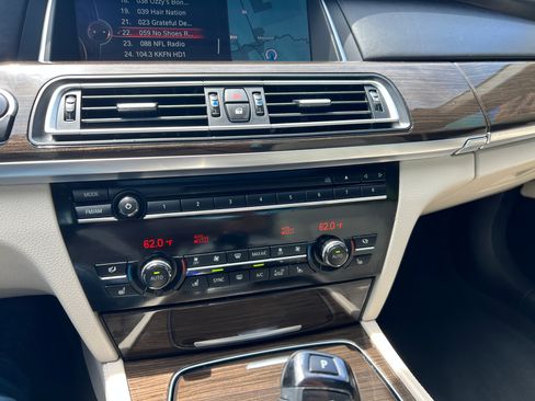 Used 2015 BMW 750Li xDrive AWD/4WD image 16