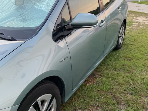 Used 2016 Toyota Prius Three FWD image 5