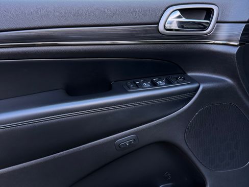 Used 2020 Jeep Grand Cherokee Limited X image 4